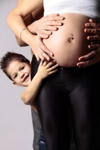 embarazada-reportaje-familia-niño-tres-grupo-embarazo
