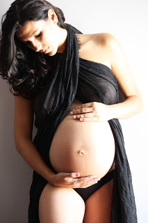 reportaje-fotografico-embarazada-tela-negro-guapa-chica-merida